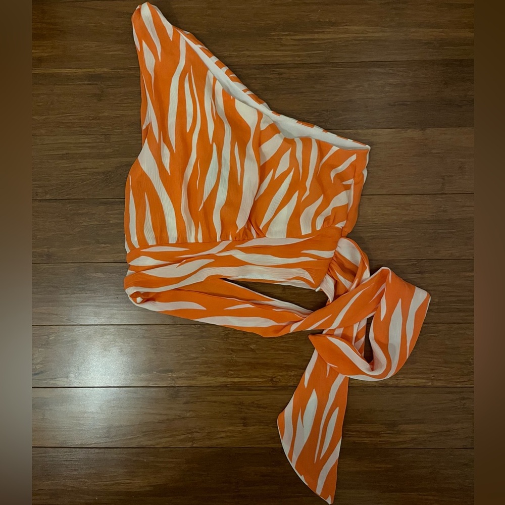 Asymmetrical top